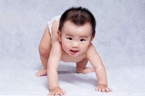 Bé tháng biết làm gì Bé mon biết làm gì